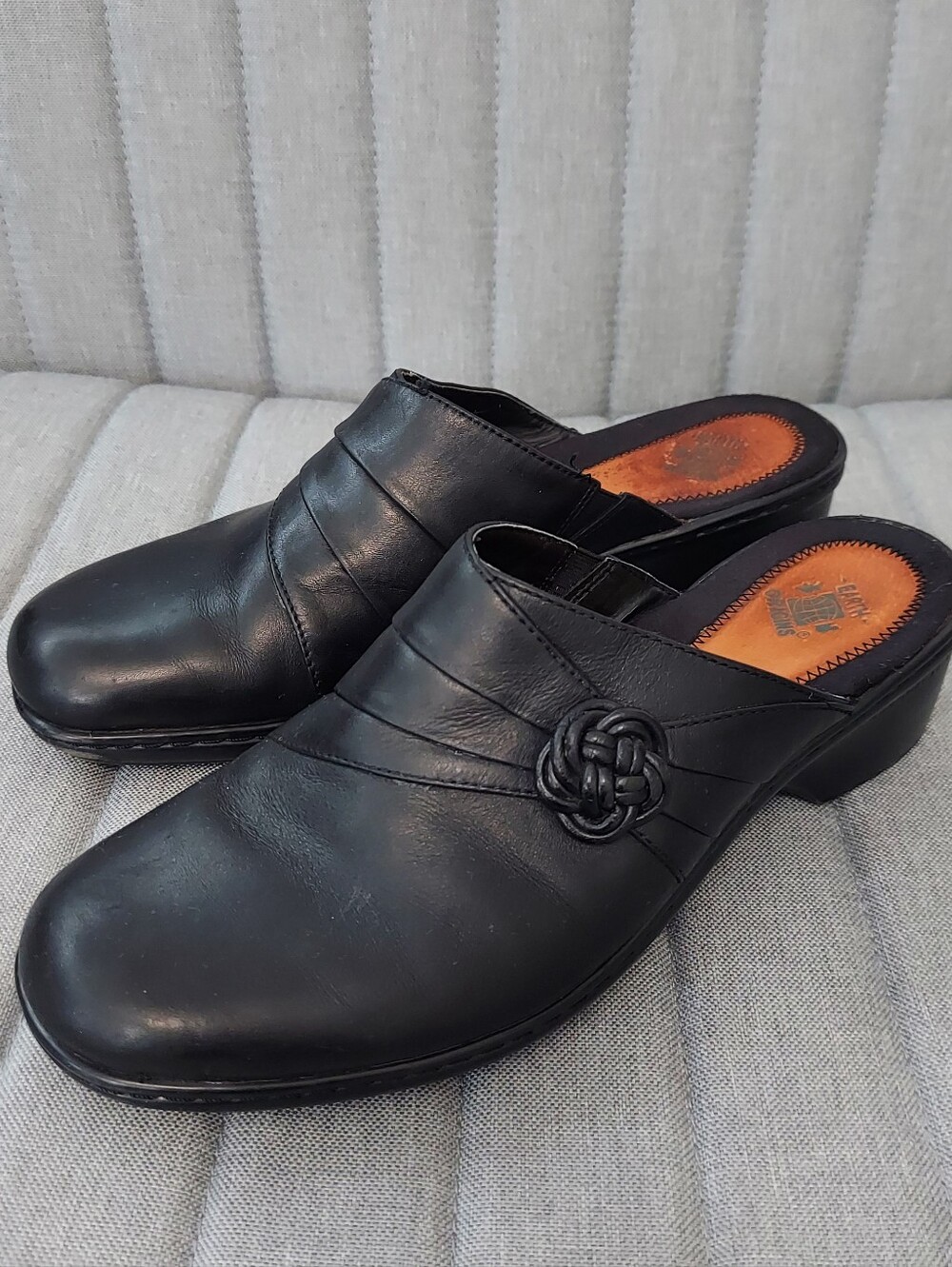 Earth Origins Leather Dream Clogs Black Slip Ons Women Size 9 Comfy